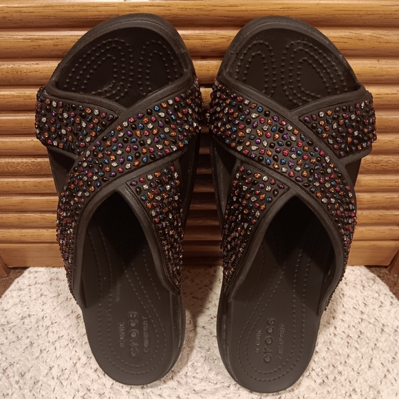EUC Sloane Embellished Crocs Slides Size 9 - Picture 1 of 5